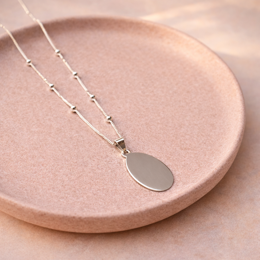 Collar fotograbado con medalla ovalada de 21 mm. Plata 925 (Pequeña)