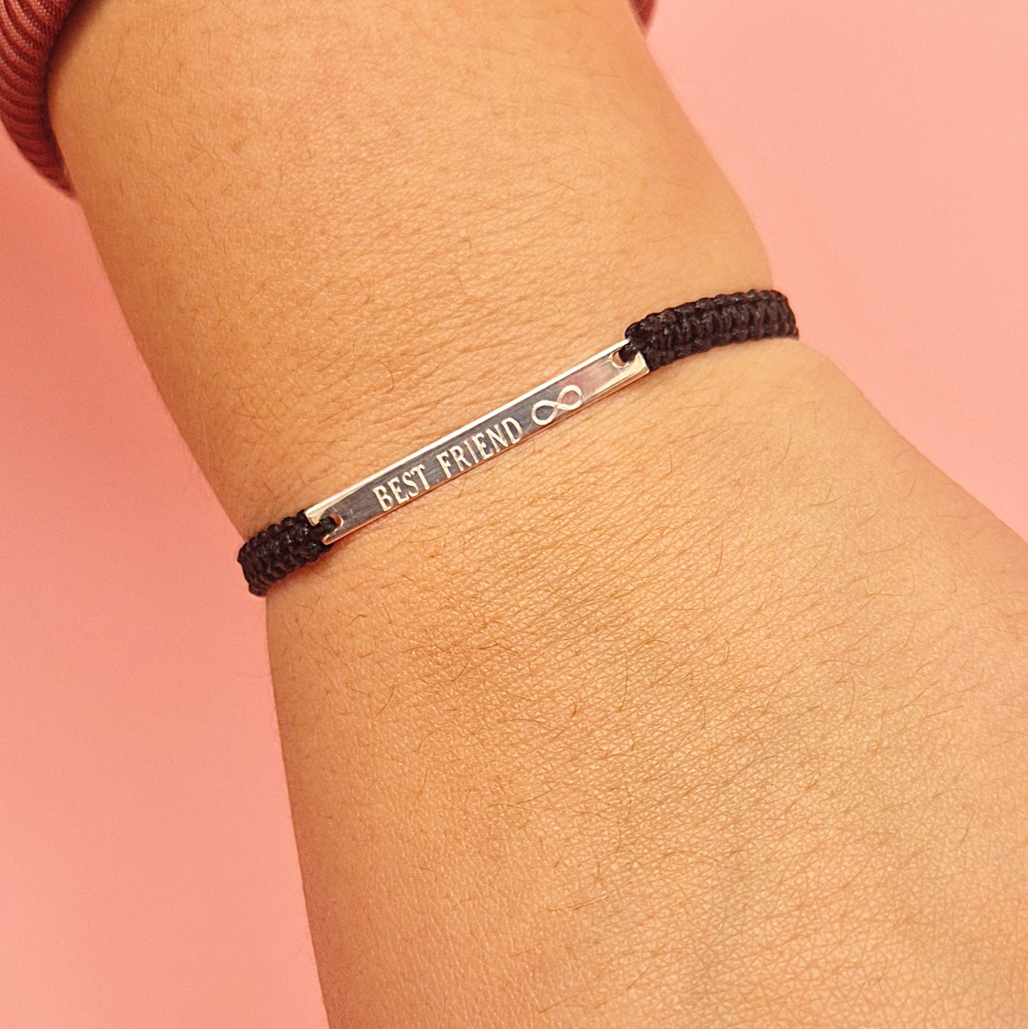 Pulsera personalizada de hilo negro