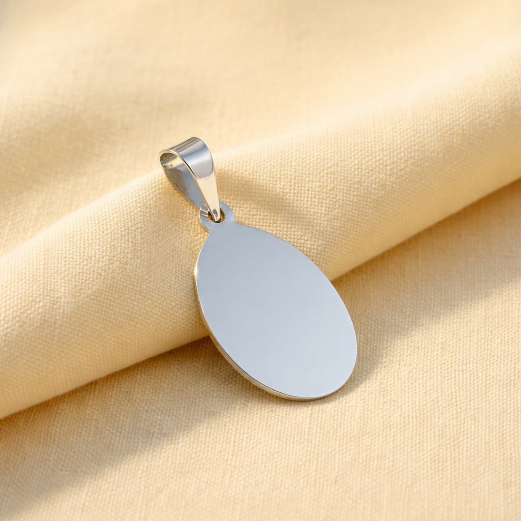 Collar  fotograbado con medalla ovalada de 23 mm. Plata 925 (Mediana)