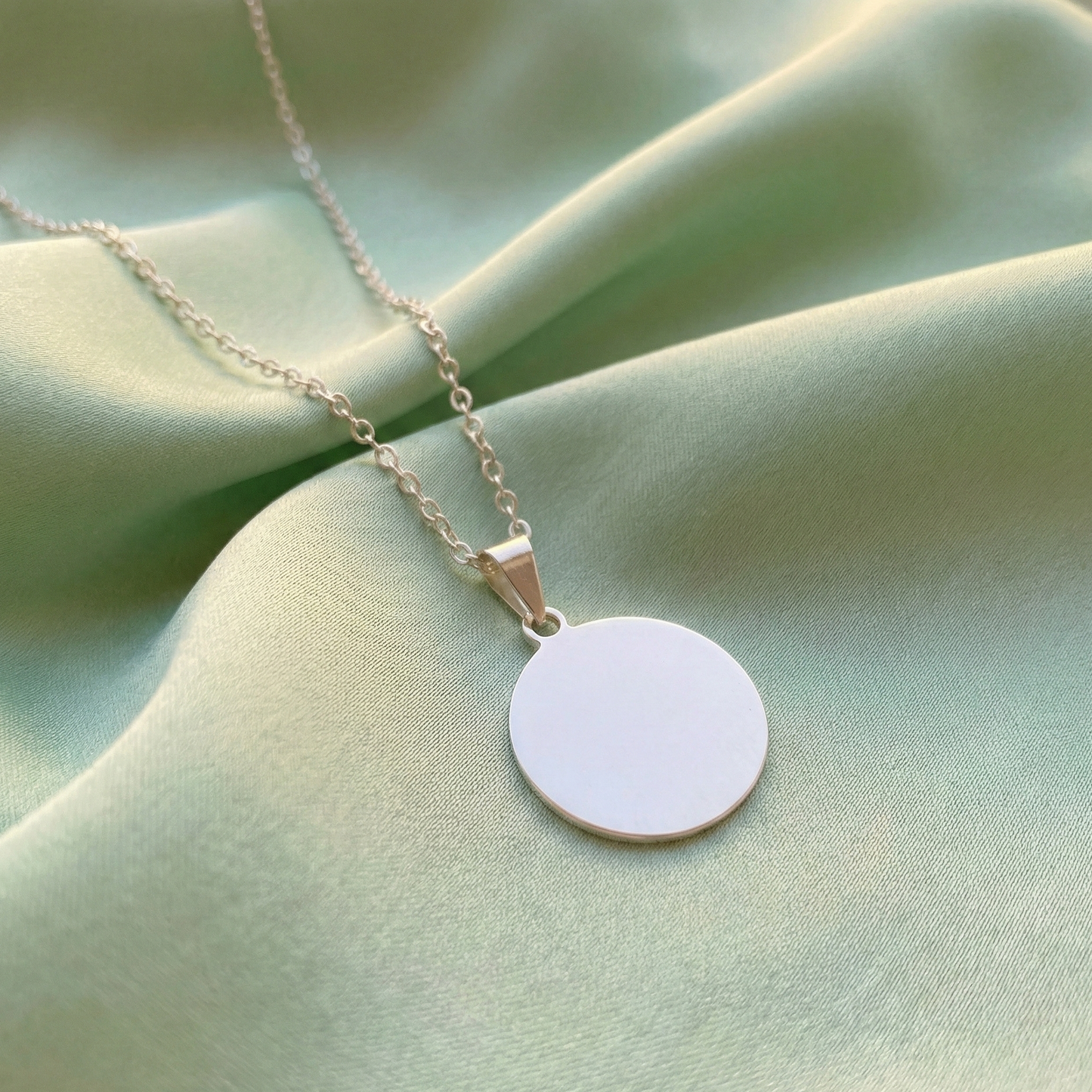 Collar fotograbado con medalla circular de 17 mm. Plata 925 (Pequeño)