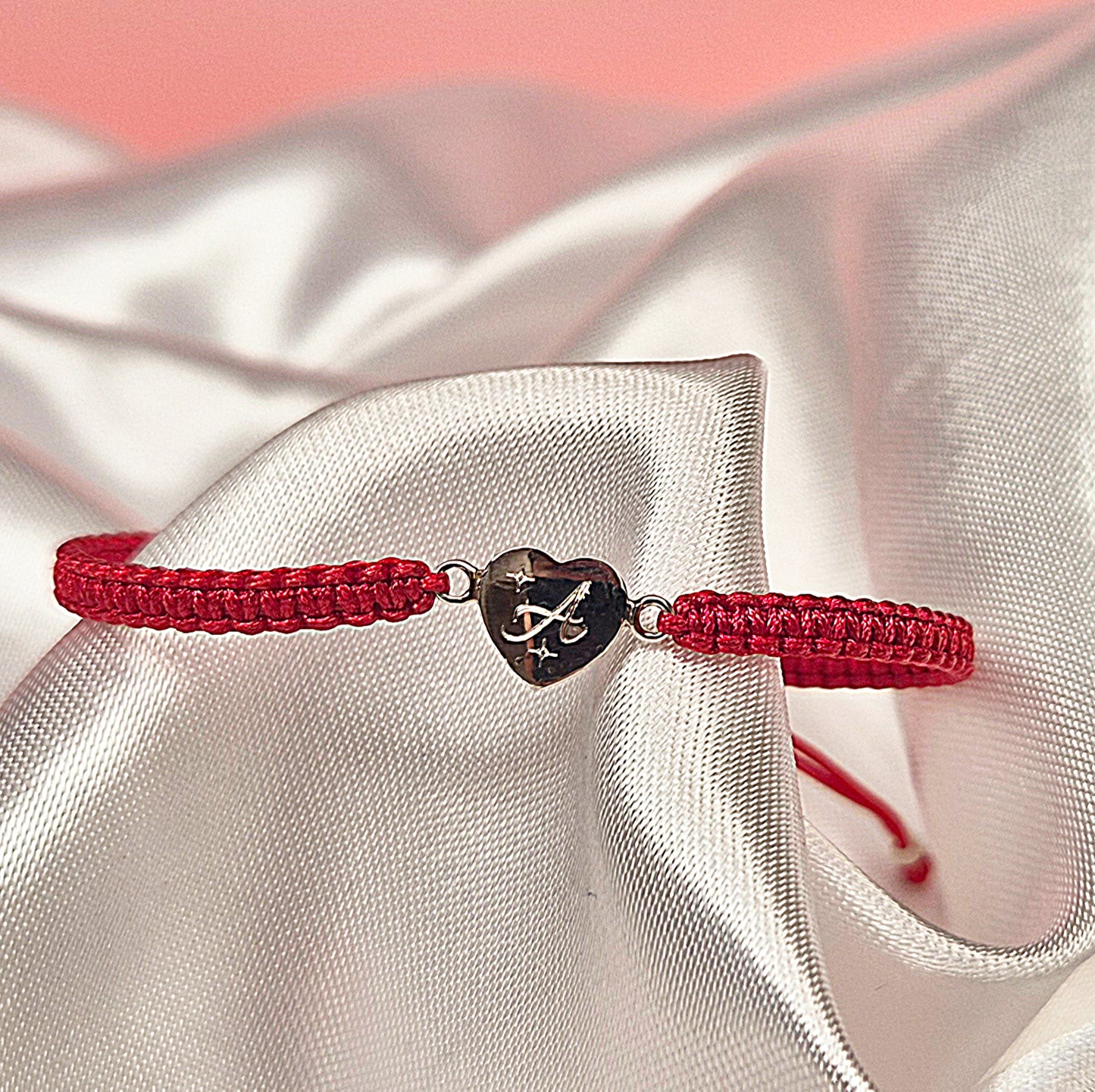 Pulsera personalizada corazón (Hilo rojo)